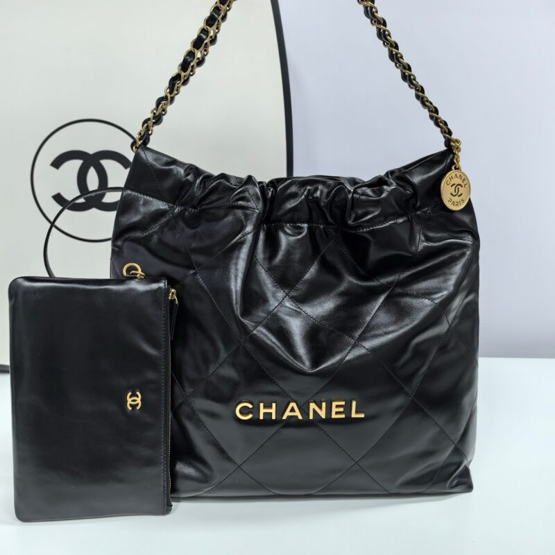 CHANEL 22 BAG (MEDIUM SIZE)
