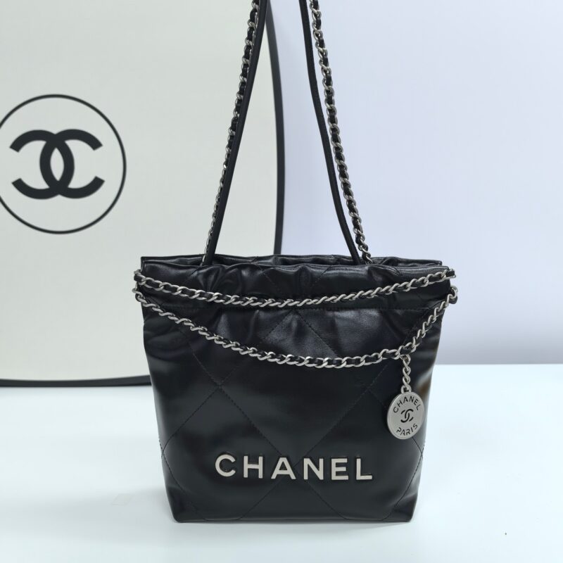 CHANEL 22BAG MINI