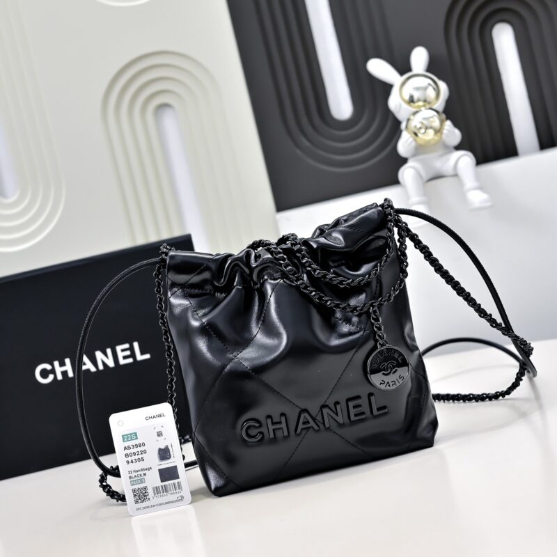 CHANEL 22BAG MINI - Image 16