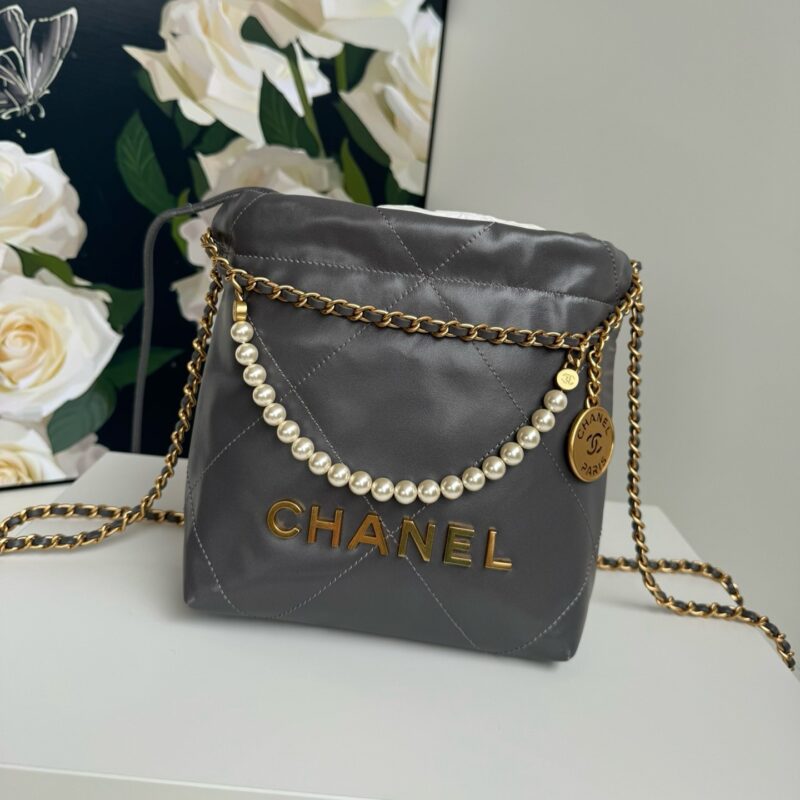 CHANEL 22BAG MINI - Image 12