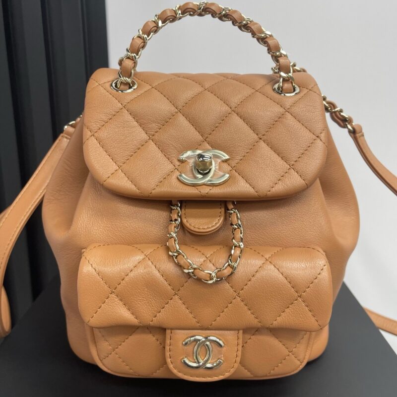 CHANEL 24P DUMA （MEDIUM SIZE） - Image 8